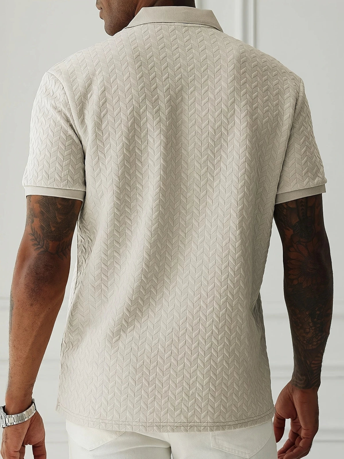 CAMICIA ESTIVA CON MOTIVO A V